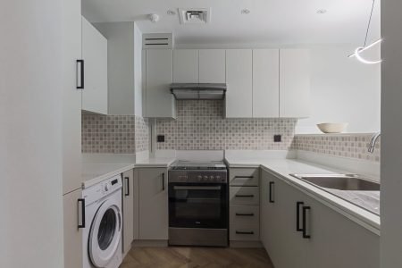 2 B Kitchen 1 B_7607-HDR-min